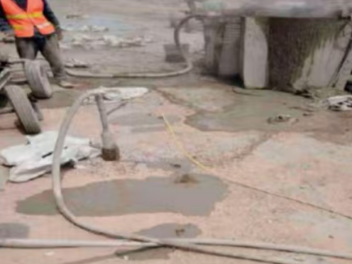 龙岩水泥混凝土路面板底注浆技术 路面脱空注浆整治方案